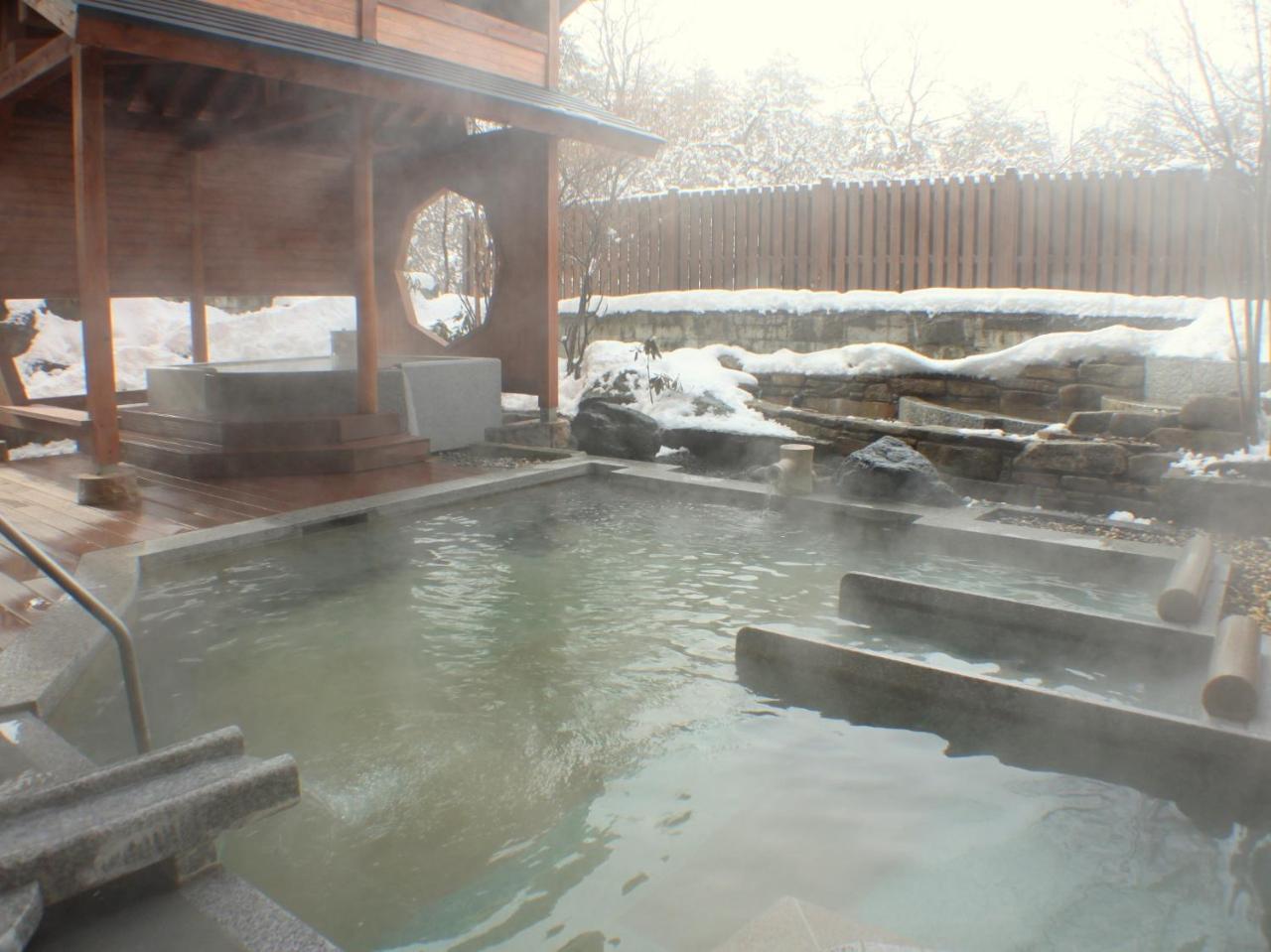 Kusatsu Onsen Hotel Village Bagian luar foto